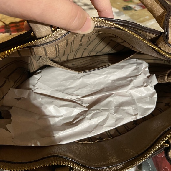 Louis Vuitton Look a Like Purse and Wallet - Picture 5 of 12